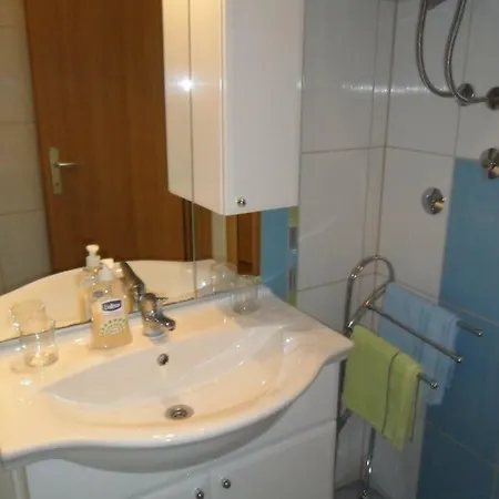 Apartament Tomicic *