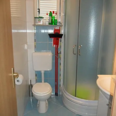 Tomicic * مالينسكا