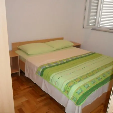 Tomicic * مالينسكا