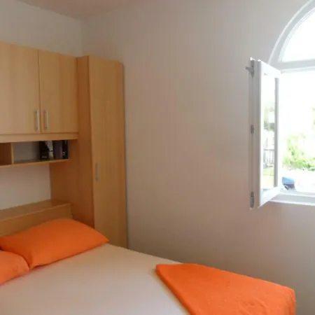 Tomicic * مالينسكا